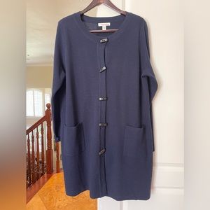 Ellen Tracy pure wool navy blue sweater cardigan with toggle buttons in EUC.